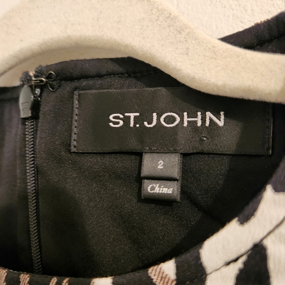 St. John Size 2‎ Black White Leopard Jacquard Sheath Dress | Like New - Picture 14 of 16